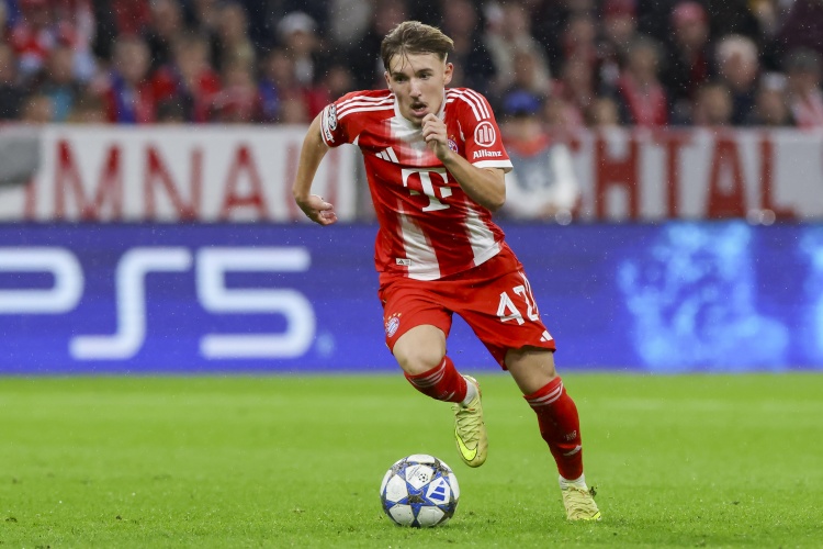 开云体育官网-万纳尔谈卡尔：他真的很棒，但我们都有自己独特的发展之路