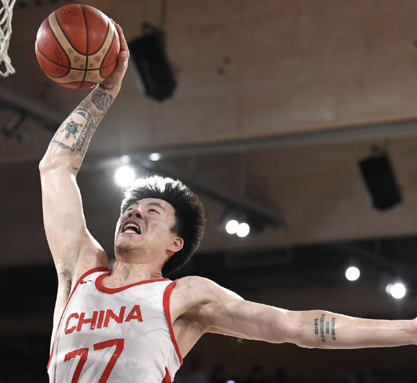 媒体人：今天赢在朱俊龙和李弘权，张镇麟现在咋完全没运动能力了