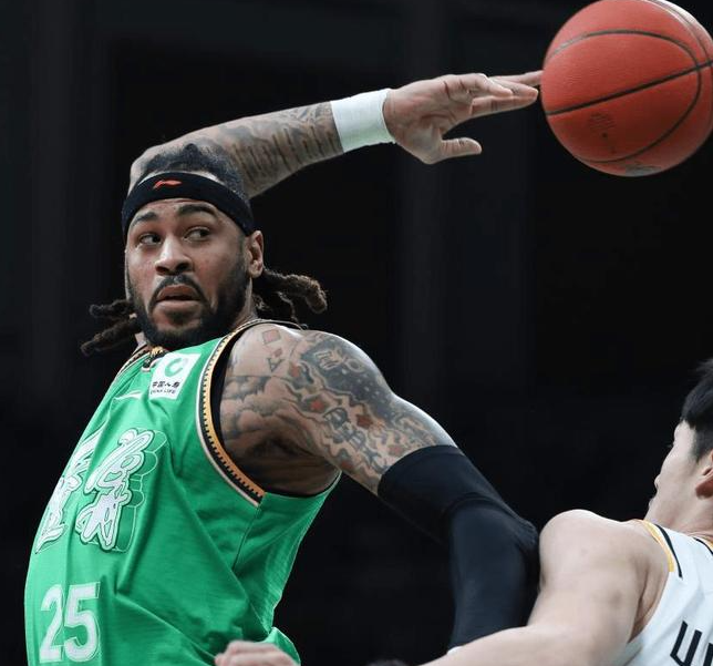 开云体育官方-13投砍21分13板3帽！防守大闸成辽篮逆转头号功臣，杨鸣没看错你